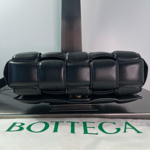 Authentic Bottega Veneta Cassette crossbody - Picture 6 of 14